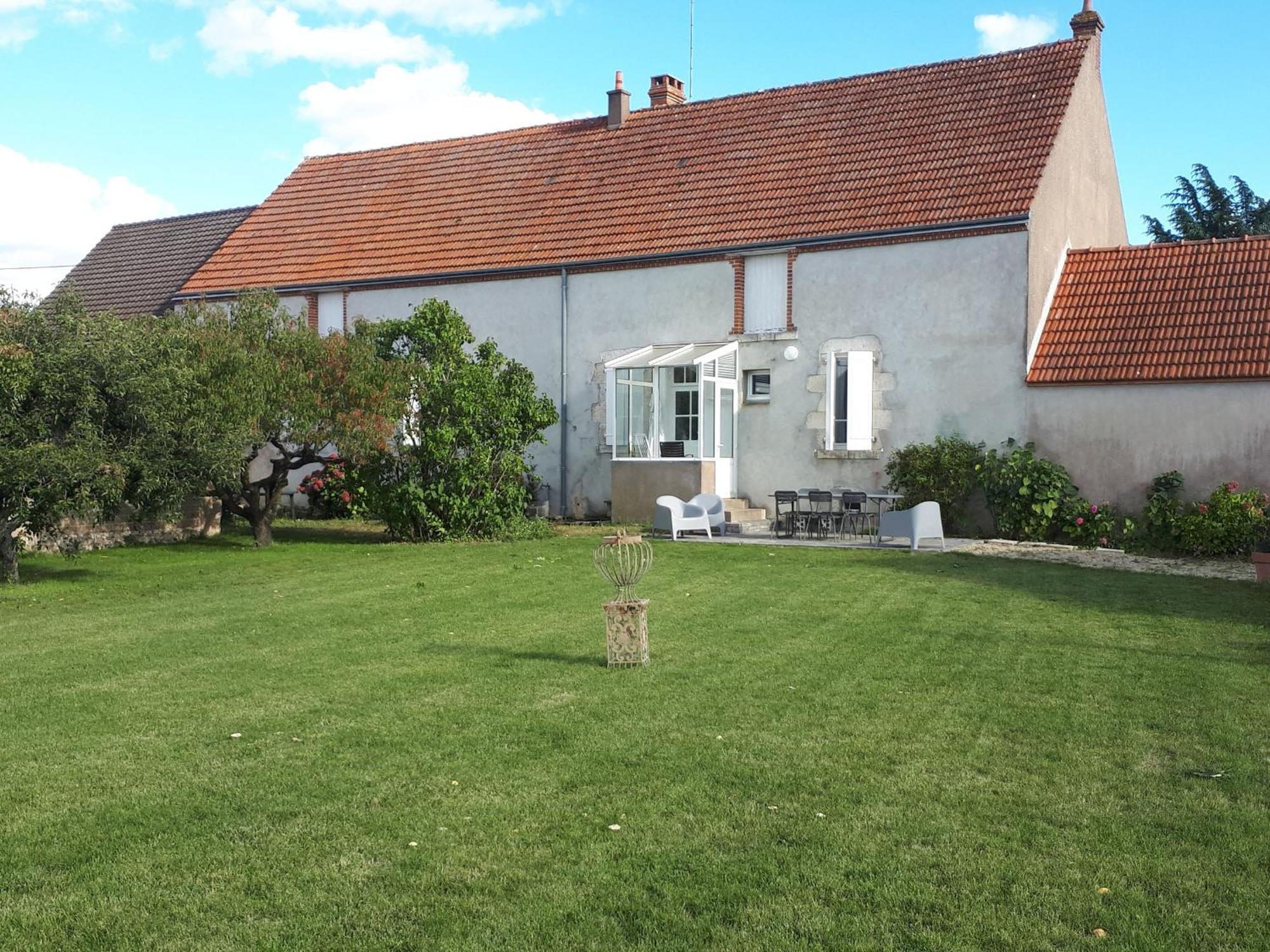 Gite Champetre A Mareau-Aux-Pres: Terrasse, Jardin, Et Confort Pour 6 Personnes - Fr-1-590-140 Luaran gambar
