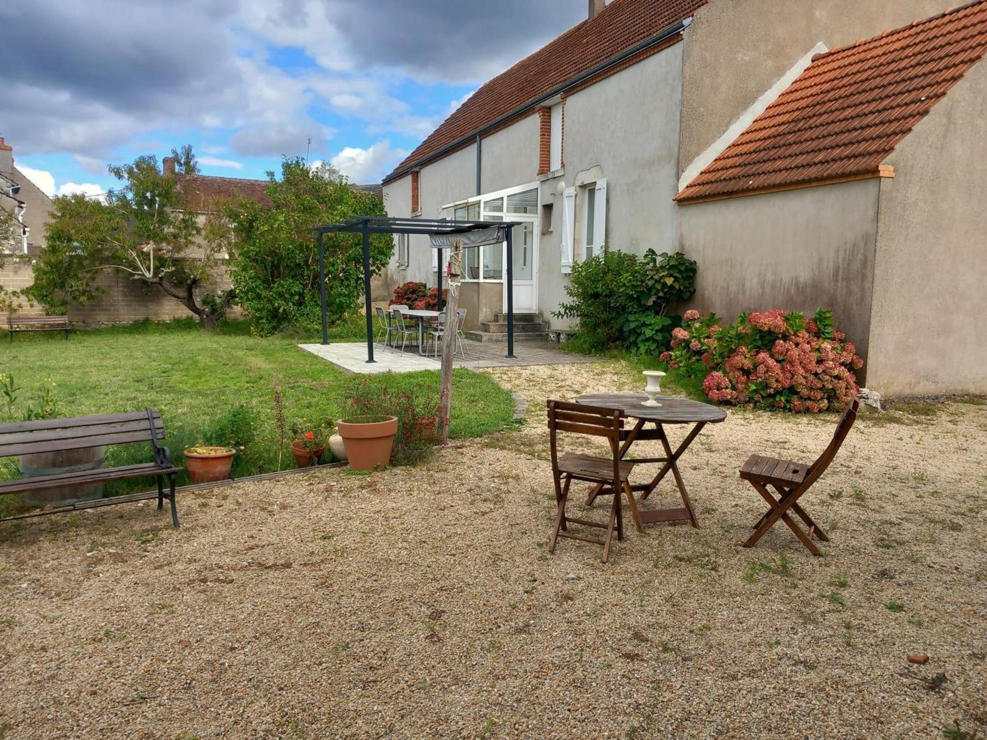 Gite Champetre A Mareau-Aux-Pres: Terrasse, Jardin, Et Confort Pour 6 Personnes - Fr-1-590-140 Luaran gambar